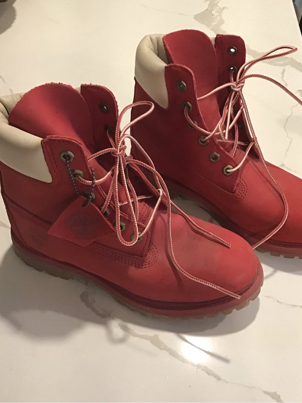 Timberland Red Lace-Up Women’s Boots with Cream Collar
